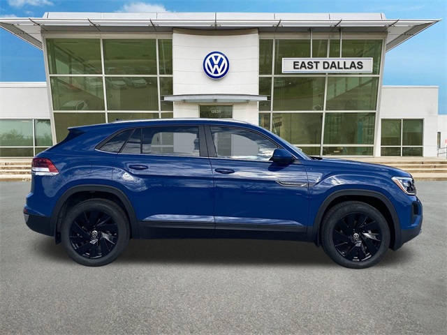 2025 Volkswagen Atlas Cross Sport SE Technology photo 2