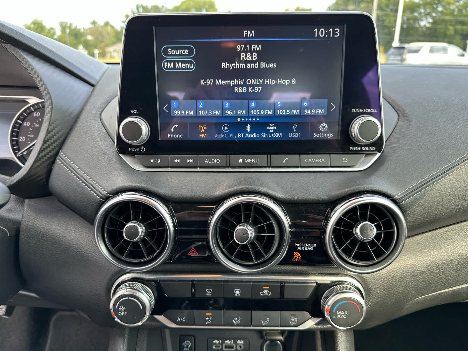 2024 Nissan Sentra SV photo 17