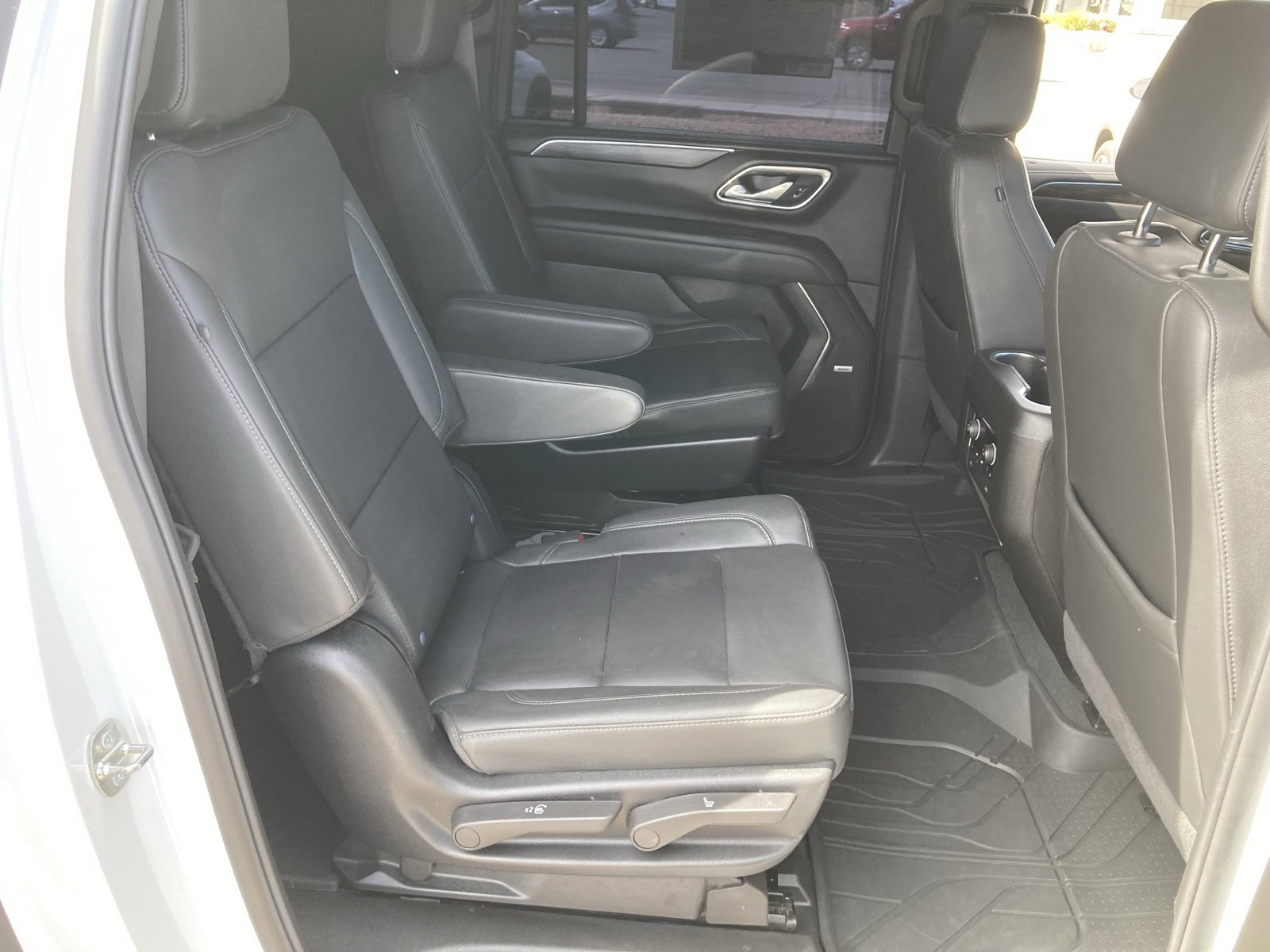 2024 Chevrolet Suburban Z71 photo 44