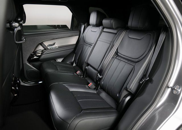 2025 Land Rover Range Rover Sport SE photo 4
