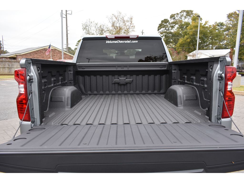 2025 Chevrolet Silverado 1500 Custom photo 11