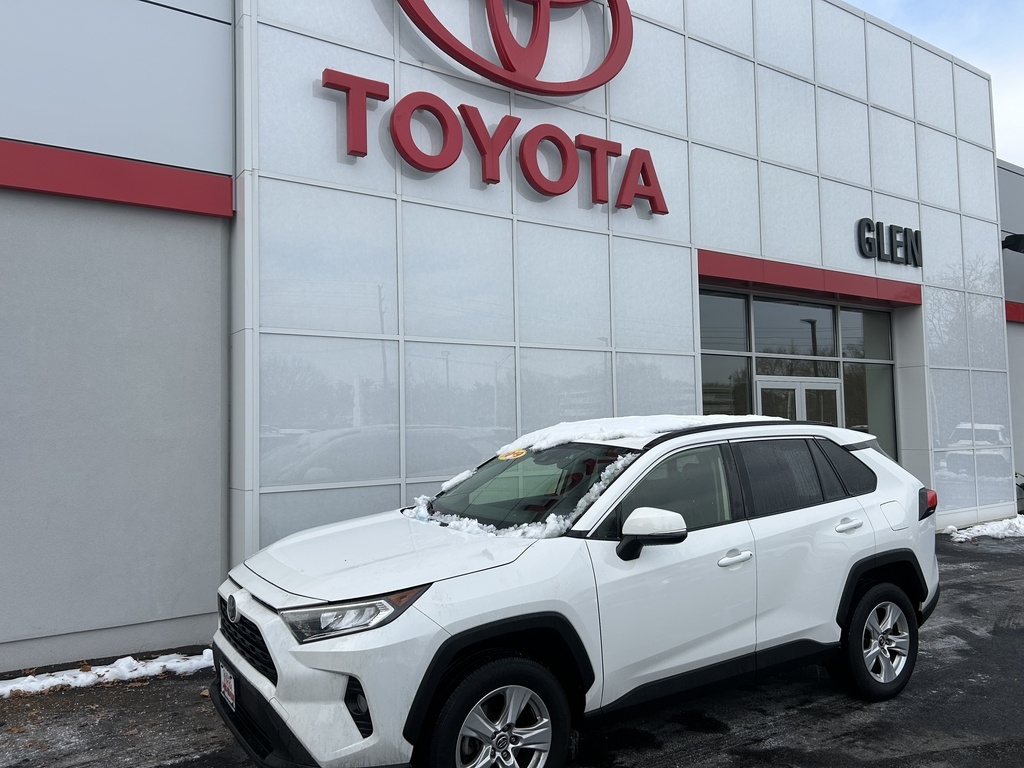2019 Toyota RAV4 XLE's photo