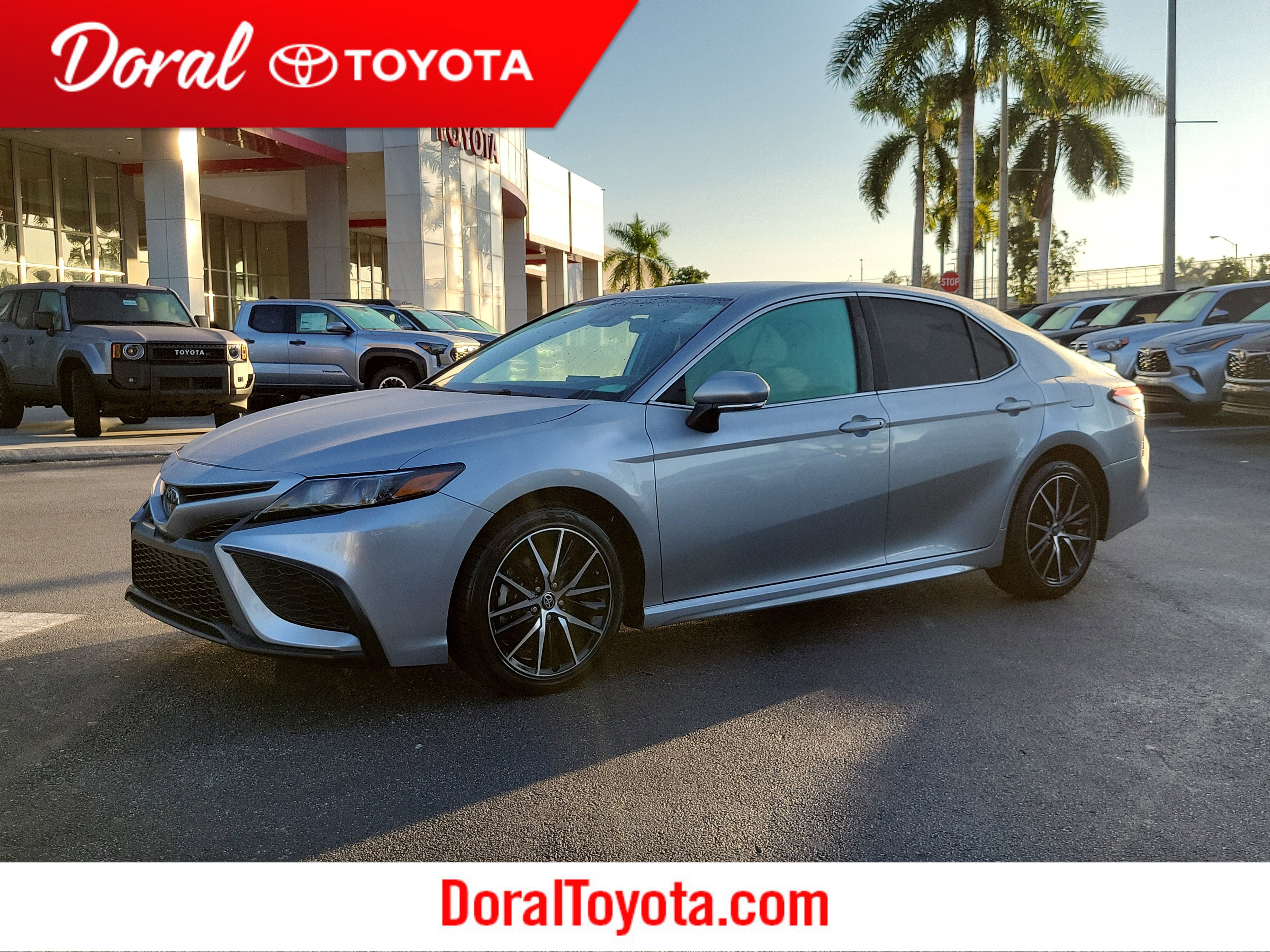 2024 Toyota Camry SE's photo