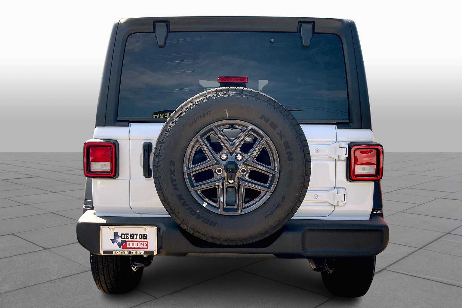 2025 Jeep Wrangler Sport S photo 4