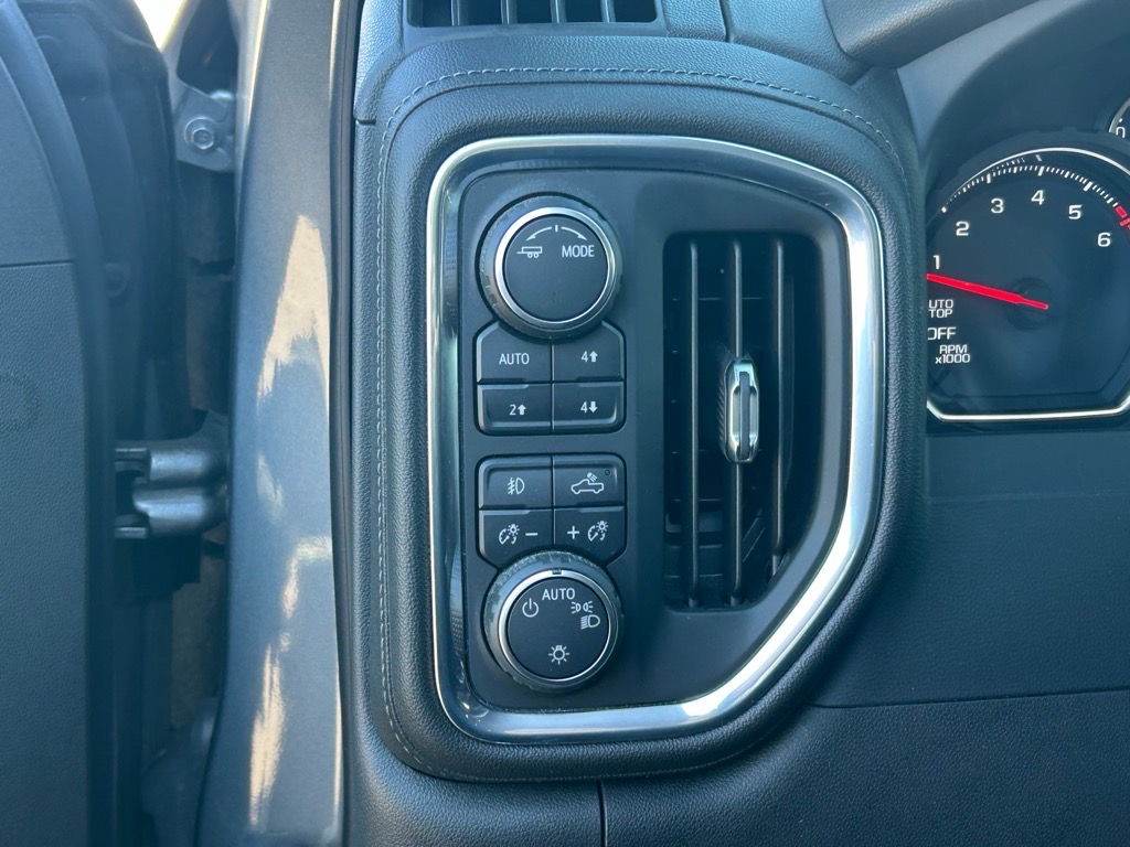 2021 Chevrolet Silverado 1500 RST photo 10