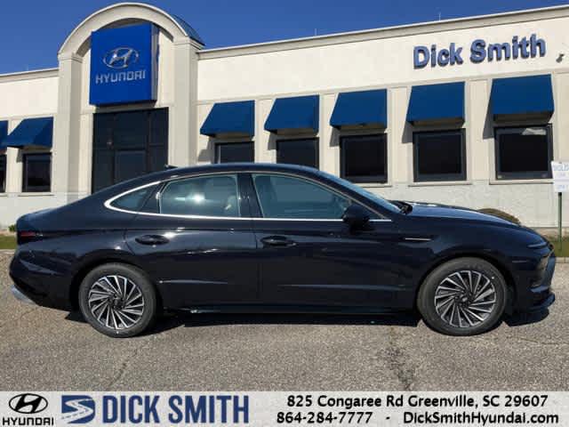 2025 Hyundai Sonata Hybrid Limited photo 2