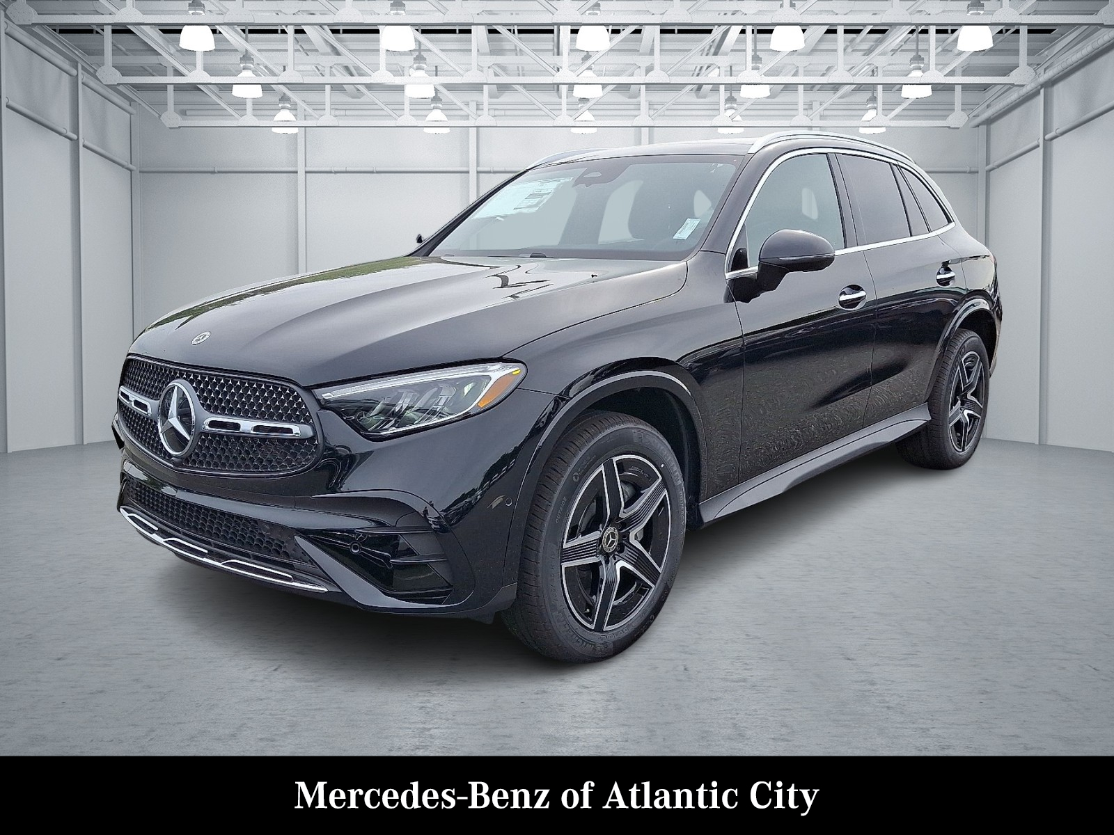 2025 Mercedes Benz GLC 300 4MATIC photo 2