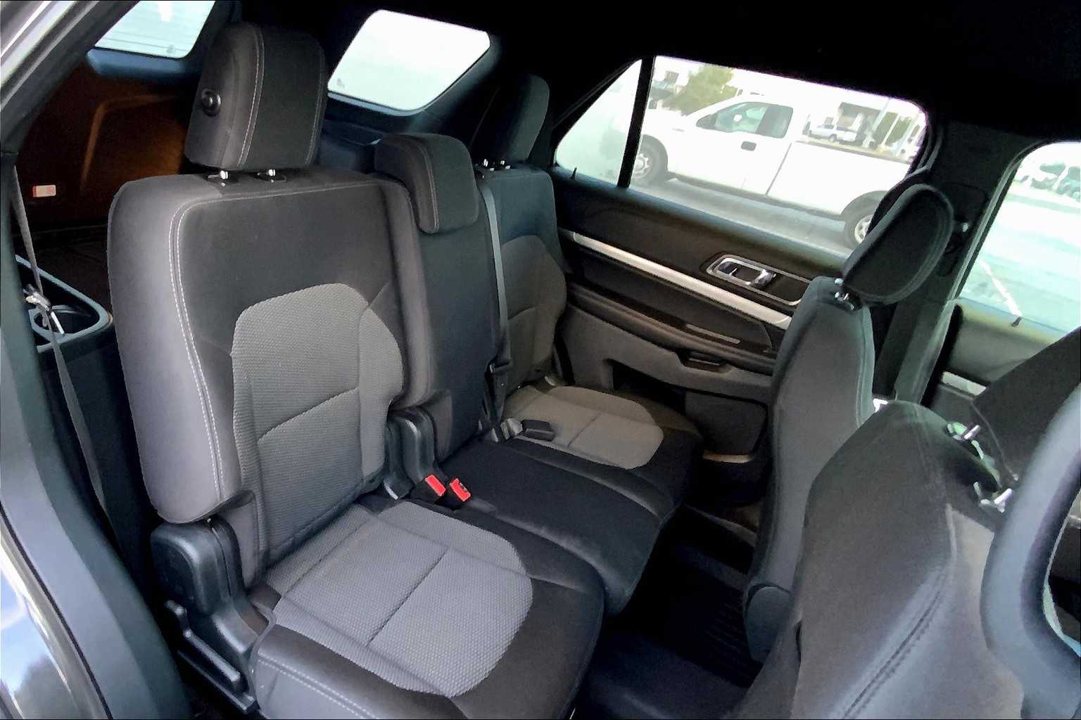 2018 Ford Explorer XLT photo 18