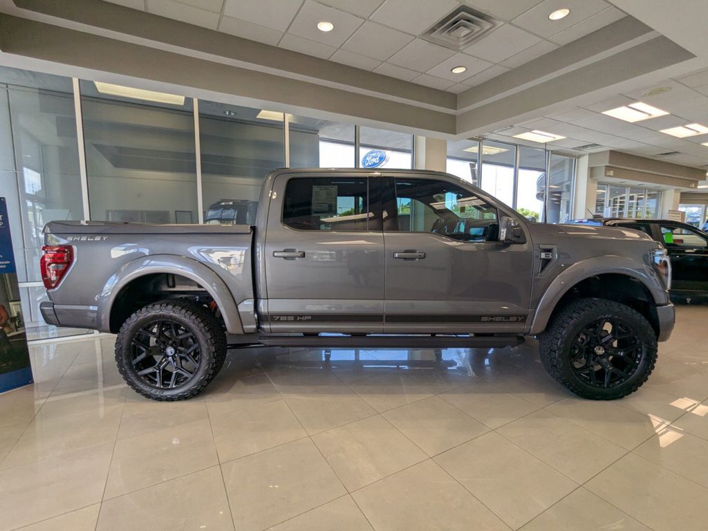 2025 Ford F-150 Lariat photo 3