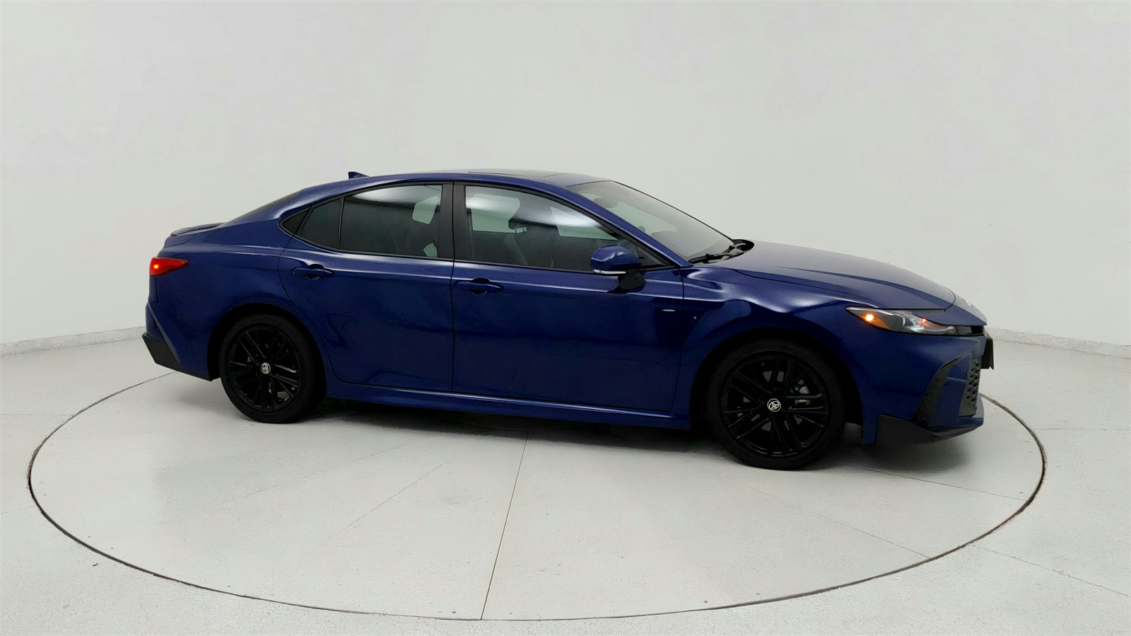 2025 Toyota Camry SE photo 8