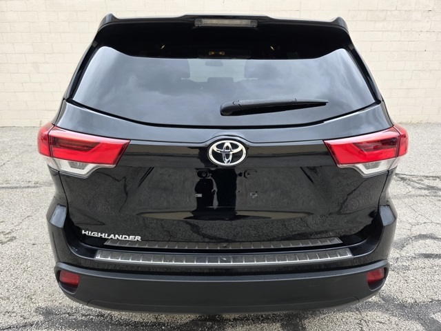 2019 Toyota Highlander LE photo 4