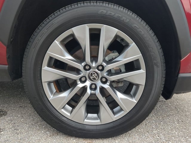 2023 Toyota RAV4 XLE Premium photo 10