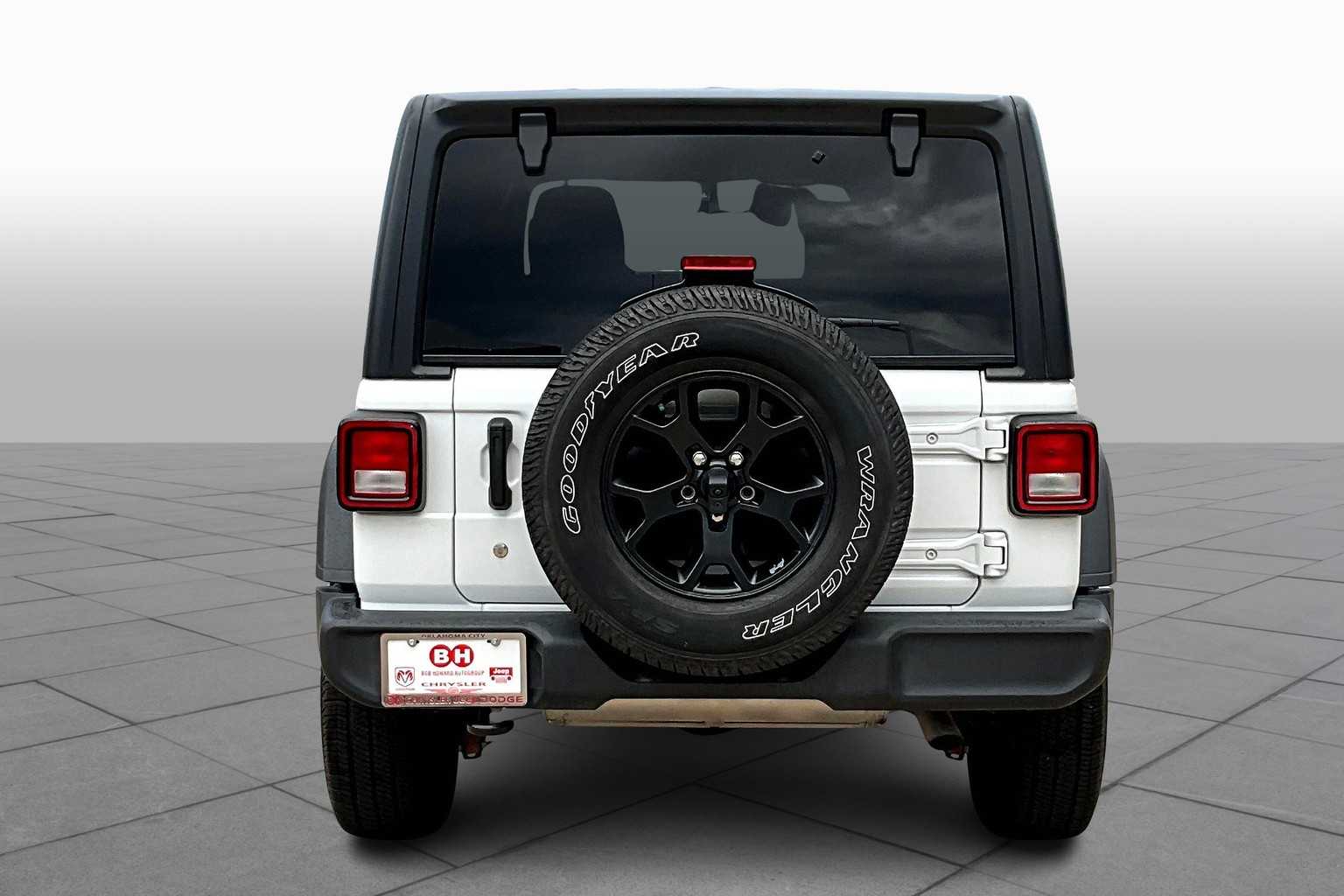 2020 Jeep Wrangler Unlimited Willys photo 8