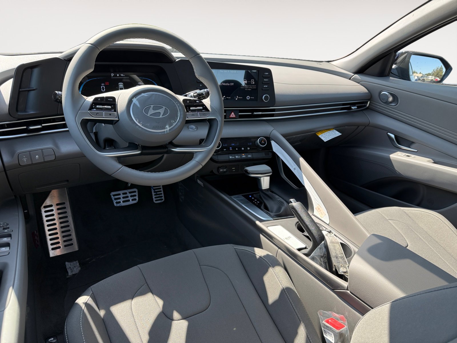 2025 Hyundai Elantra SEL Sport photo 15