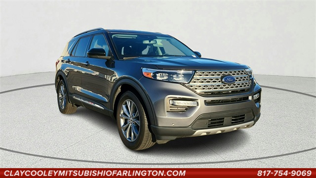 2023 Ford Explorer Limited's photo