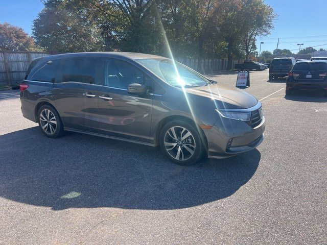 2023 Honda Odyssey Touring photo 3