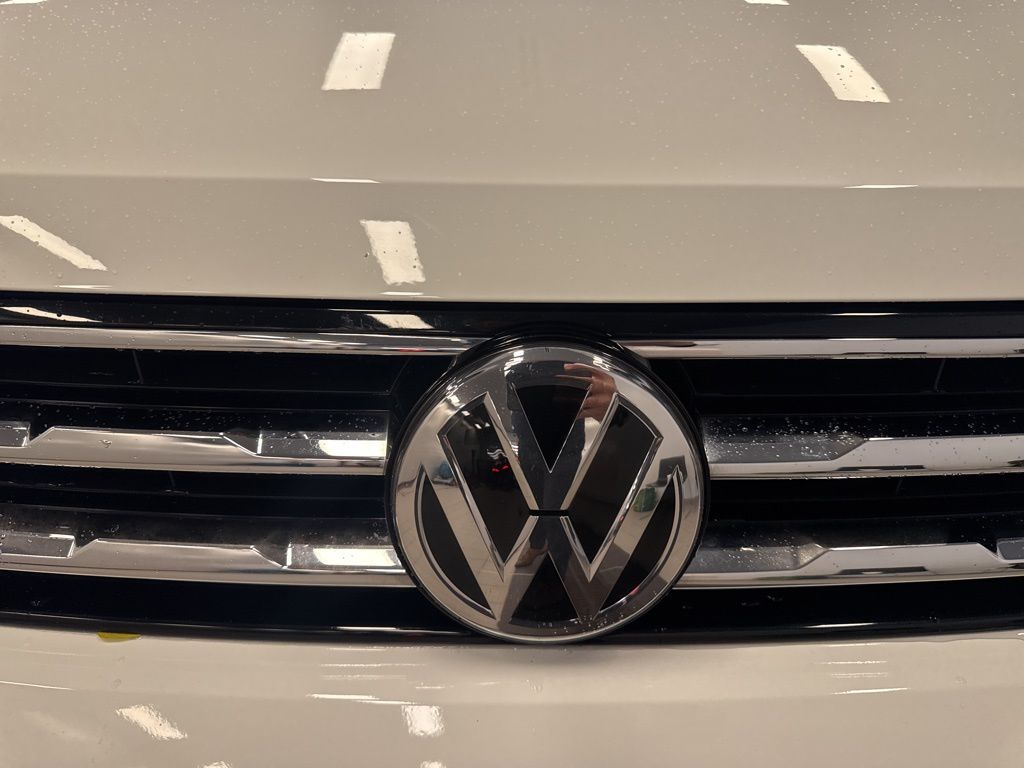 2021 Volkswagen Tiguan SE photo 3