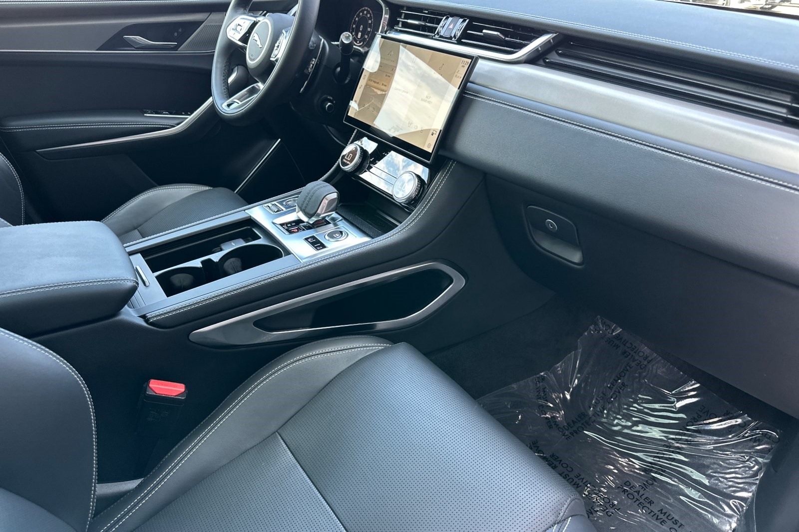 2025 Jaguar F-PACE P250 R-Dynamic S photo 14