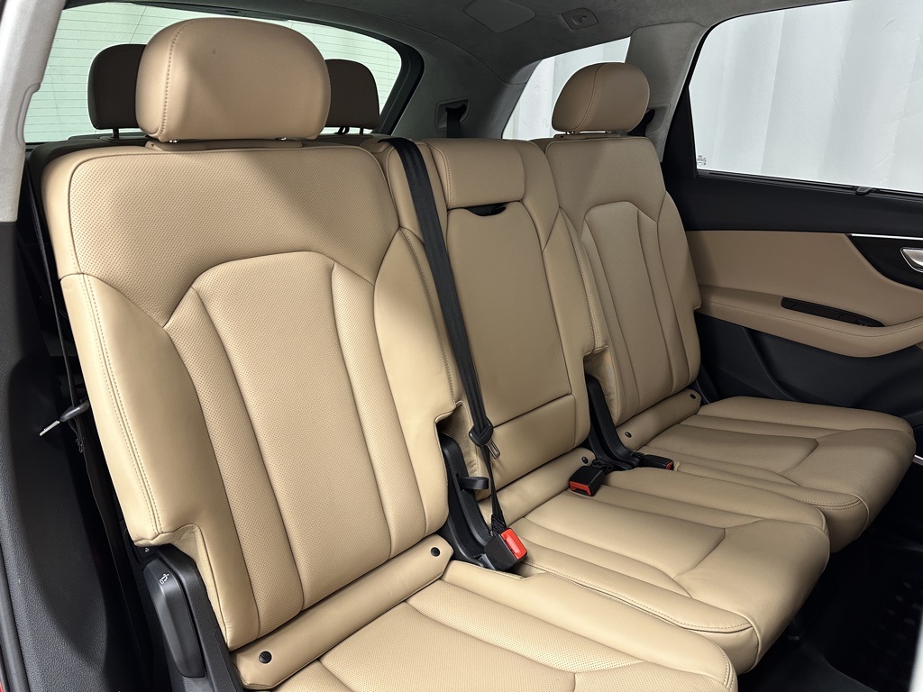 2022 Audi Q7 55 Prestige photo 22