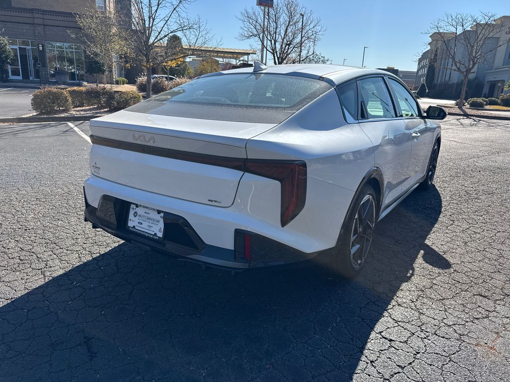 2025 Kia K4 GT-Line photo 2