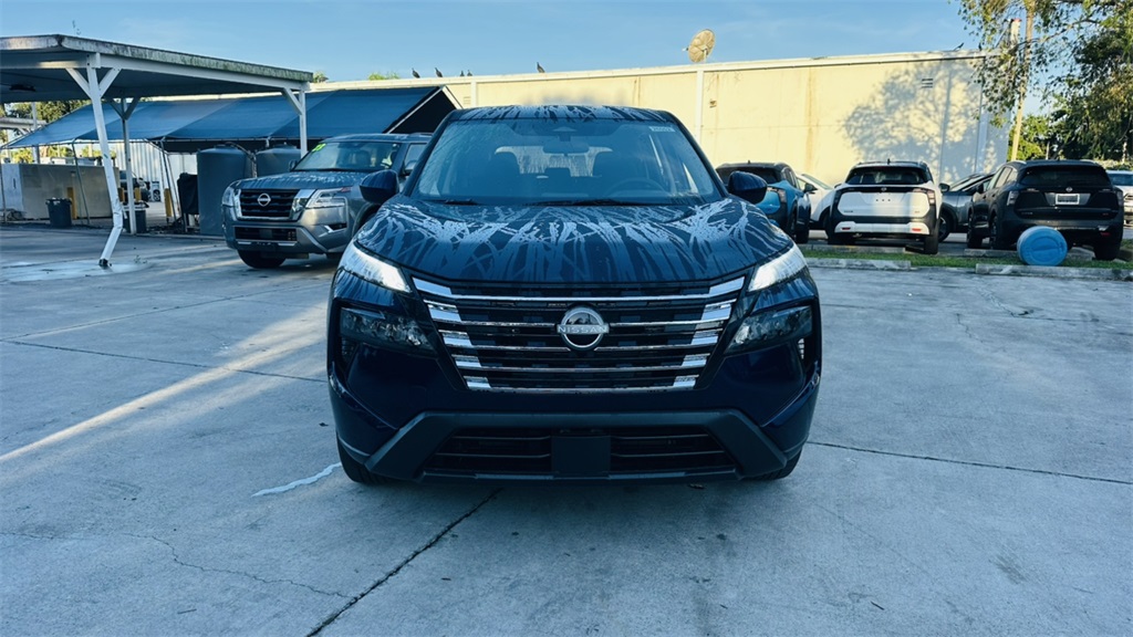 2026 Nissan Rogue SV photo 2