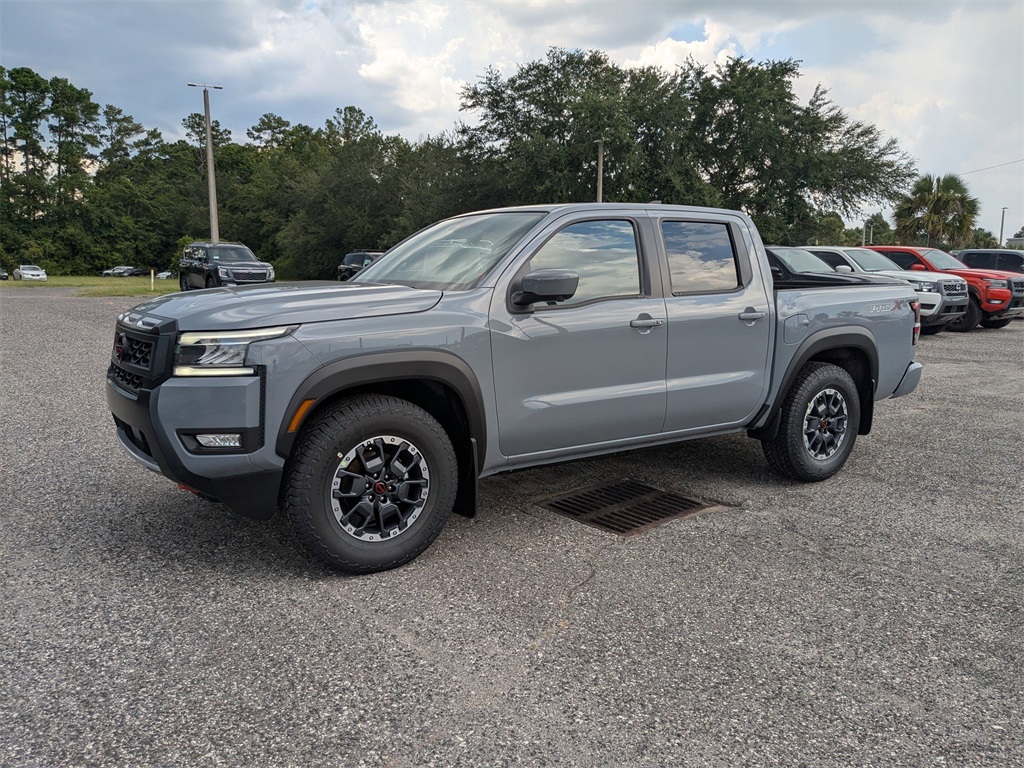 2025 Nissan Frontier PRO-X photo 7