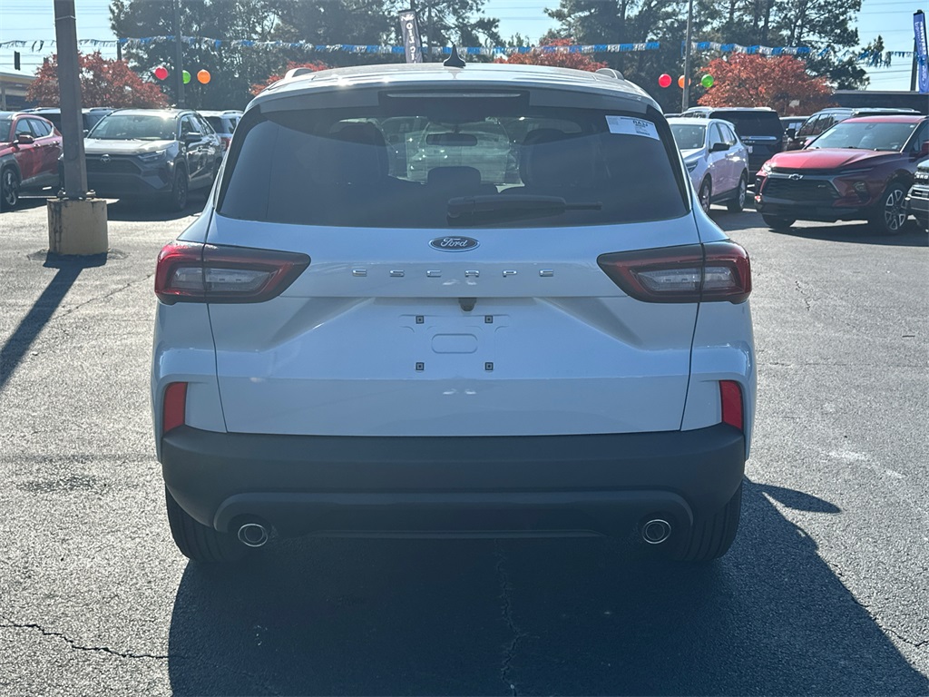 2026 Ford Escape ST-Line photo 4