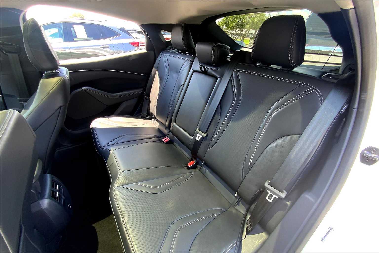 2023 Ford Mustang Mach-E Premium photo 18