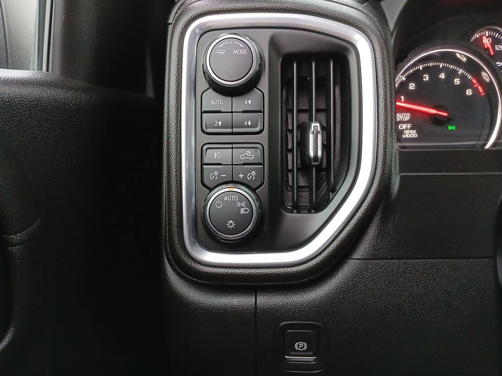 2020 Chevrolet Silverado 1500 RST photo 17