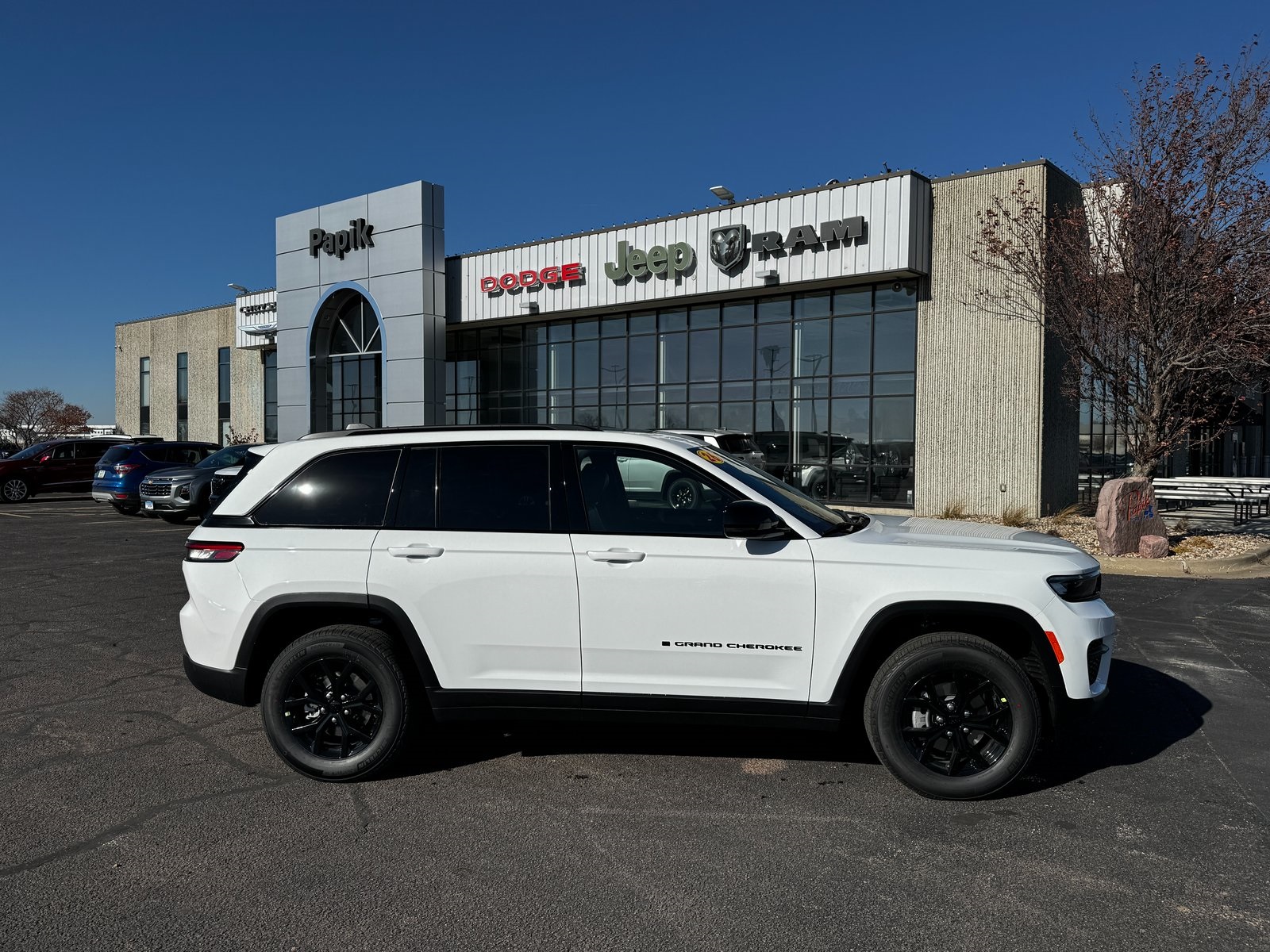 2025 Jeep Grand Cherokee Altitude's photo