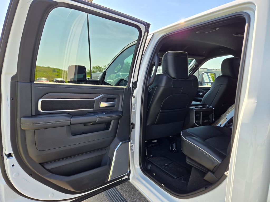 2025 Ram 2500 Laramie photo 23