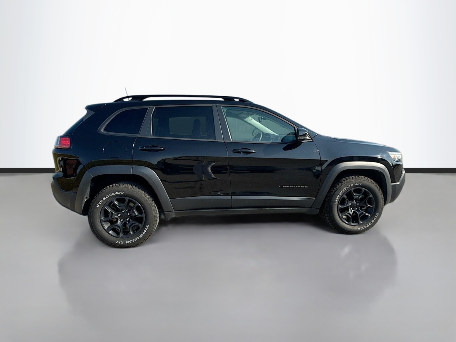 2022 Jeep Cherokee Trailhawk photo 3
