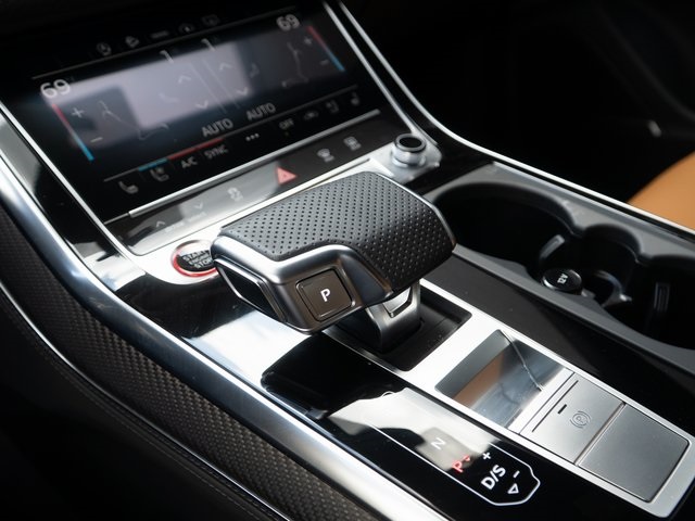 2024 Audi RS Q8 photo 26
