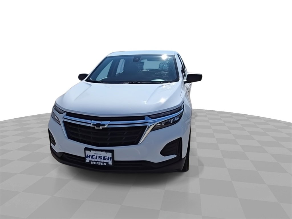 2024 Chevrolet Equinox LS photo 2