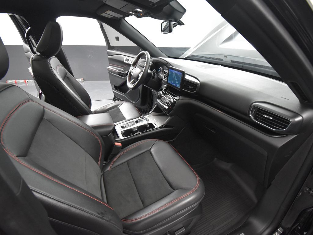 2024 Ford Explorer ST-Line photo 44