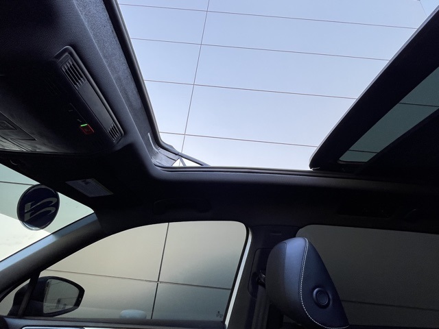 2022 Volkswagen Tiguan SE R-Line Black photo 9