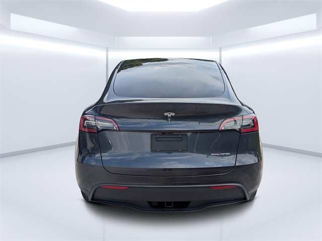 2024 Tesla Model Y Long Range photo 4
