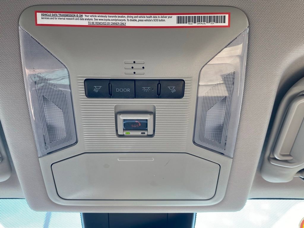 2022 Toyota RAV4 Hybrid XLE photo 19