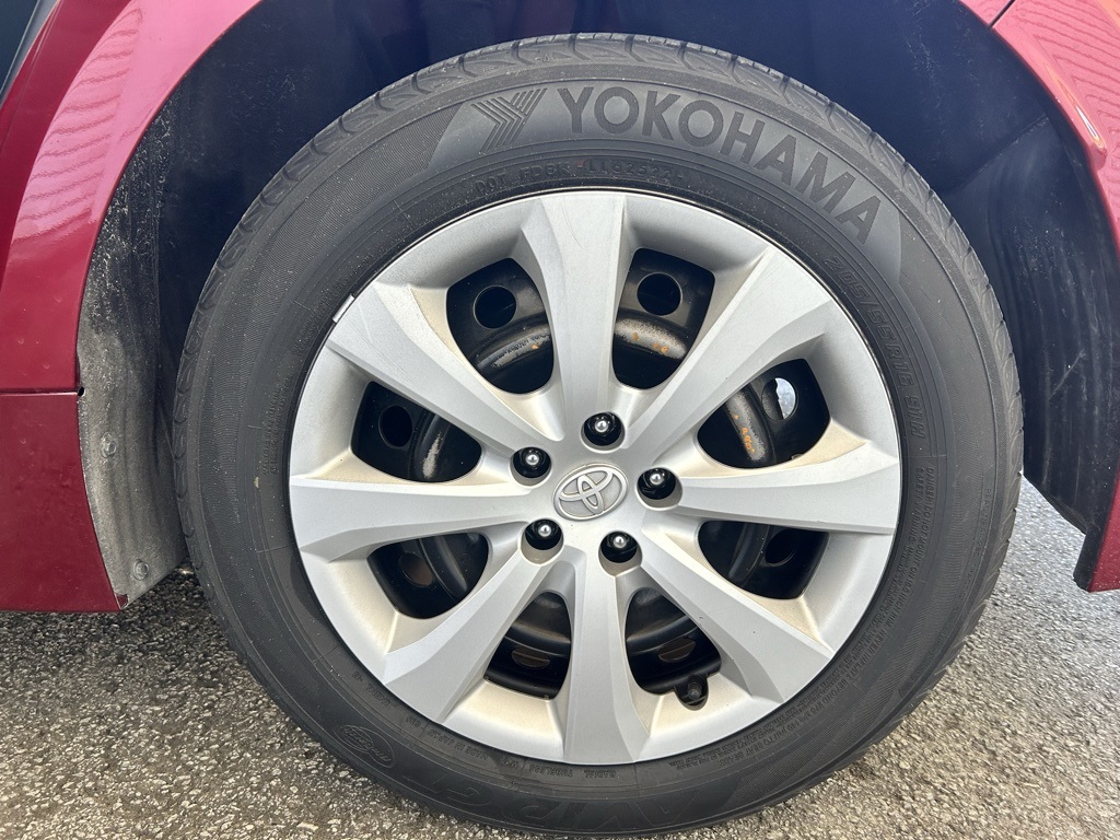 2022 Toyota Corolla LE photo 9