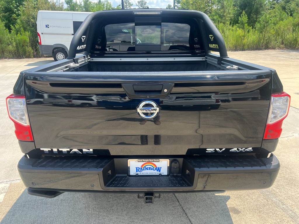 2022 Nissan Titan SV photo 3