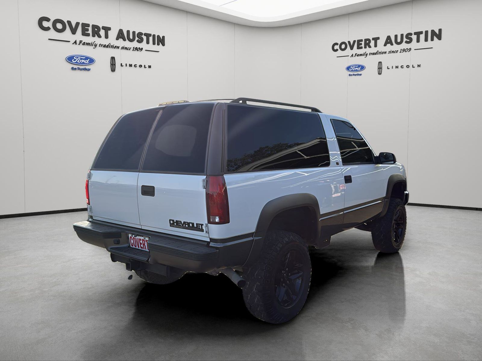 1999 Chevrolet Tahoe Base photo 4