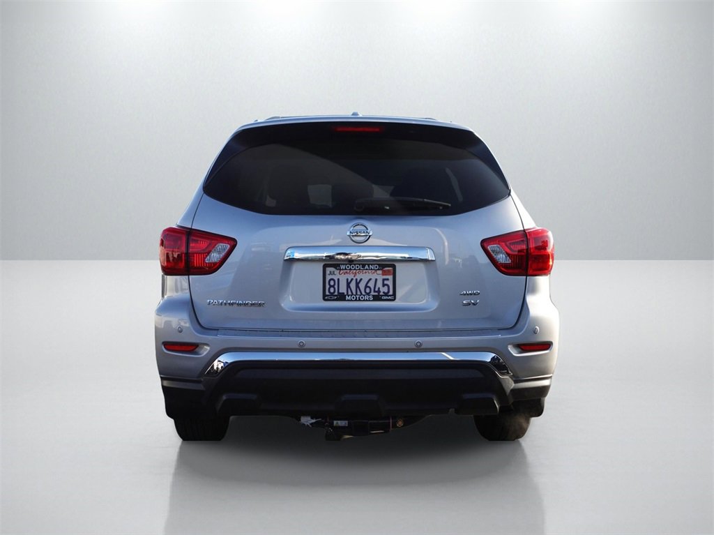 2019 Nissan Pathfinder SV photo 3