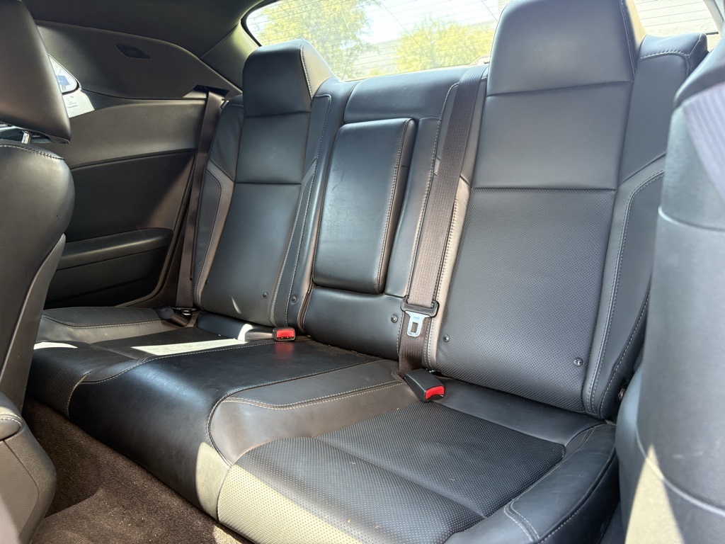 2015 Dodge Challenger SXT Plus photo 9