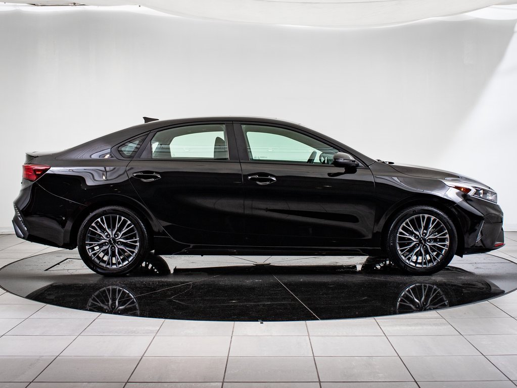 2022 Kia Forte GT-Line photo 11