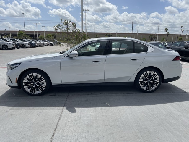 2026 Bmw 530i photo 2