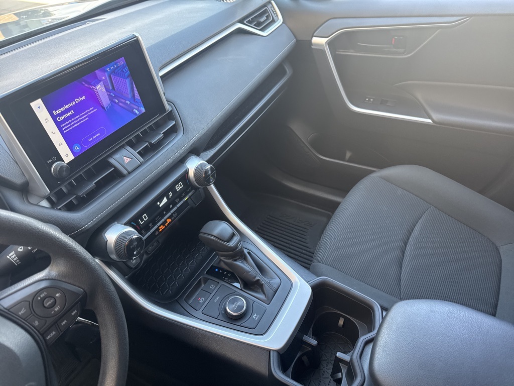 2024 Toyota RAV4 Hybrid LE photo 14