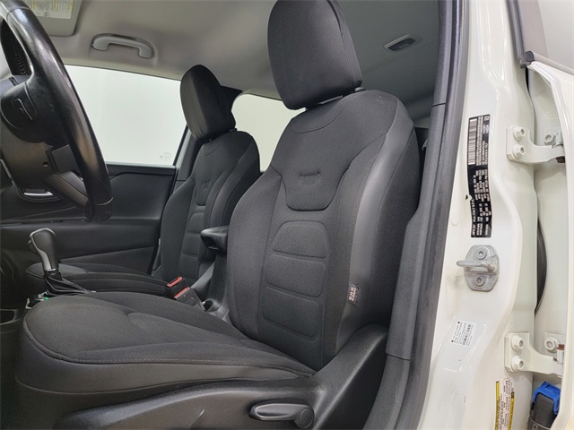 2017 Jeep Renegade Latitude North Edition photo 9
