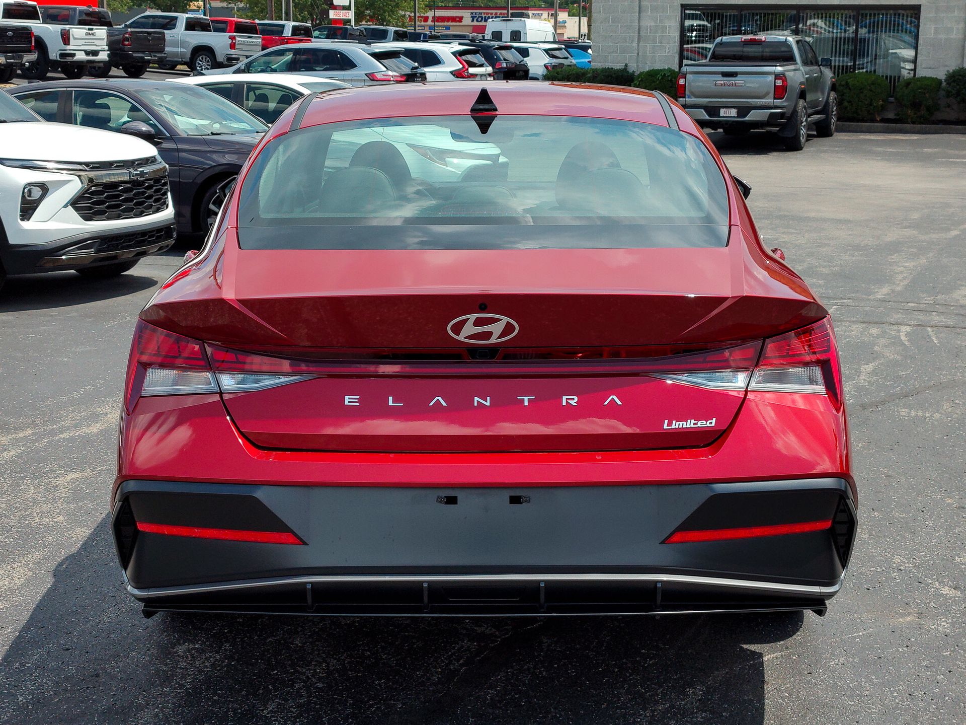 2025 Hyundai Elantra Limited photo 16