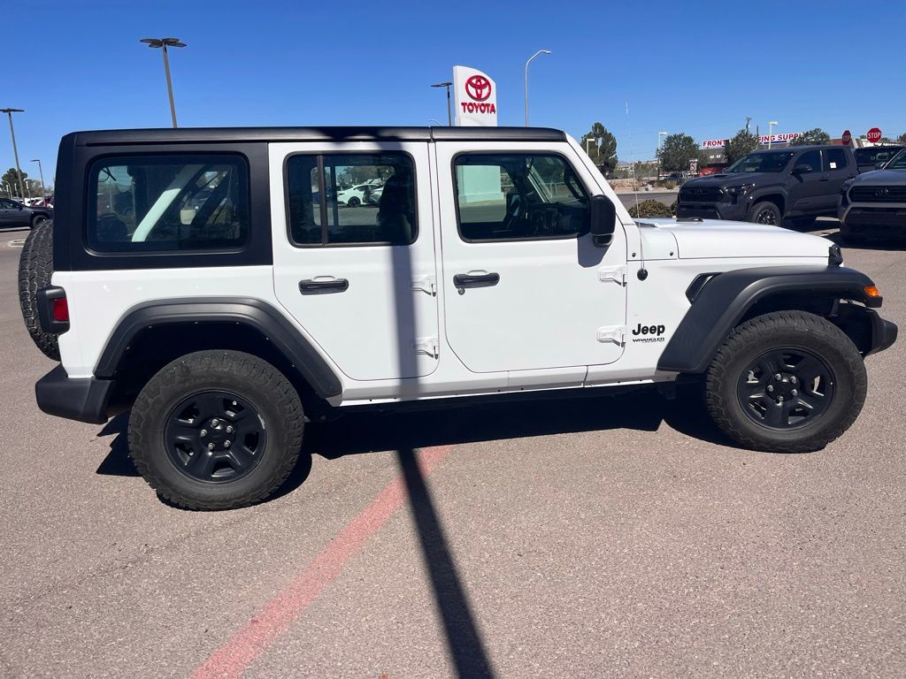 2022 Jeep Wrangler Unlimited Sport photo 4