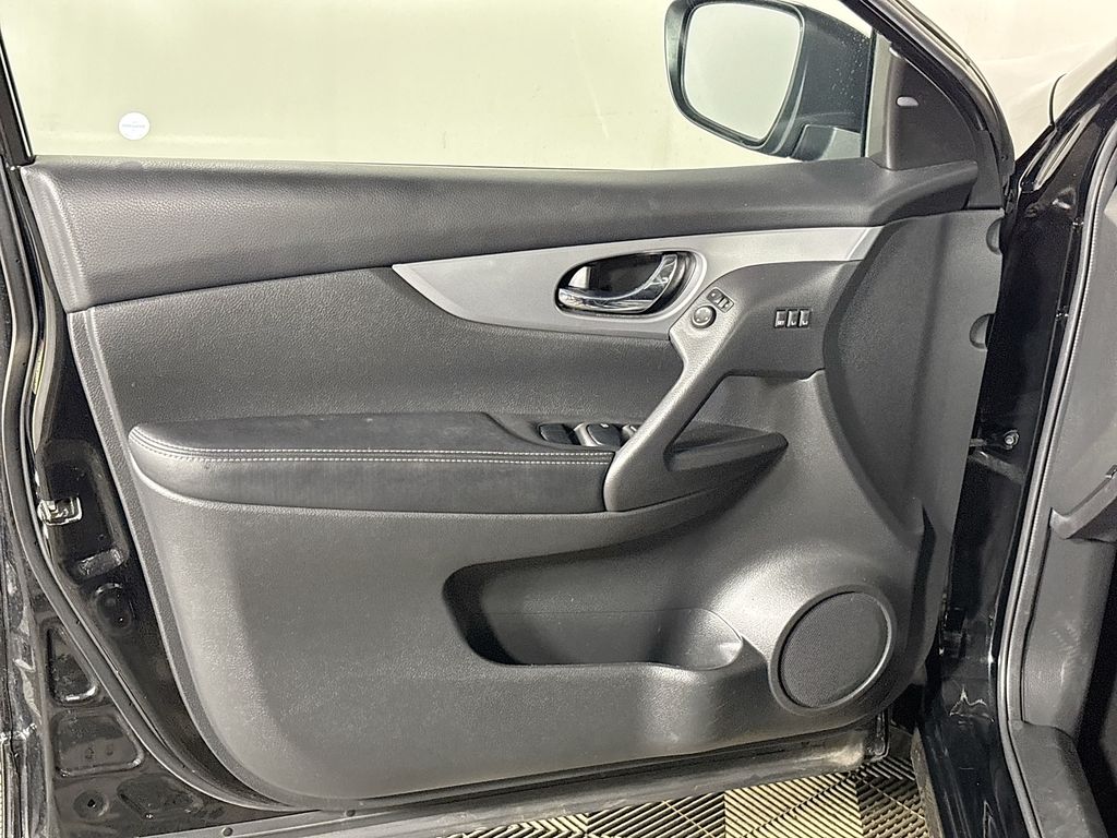 2020 Nissan Rogue Sport SL photo 10